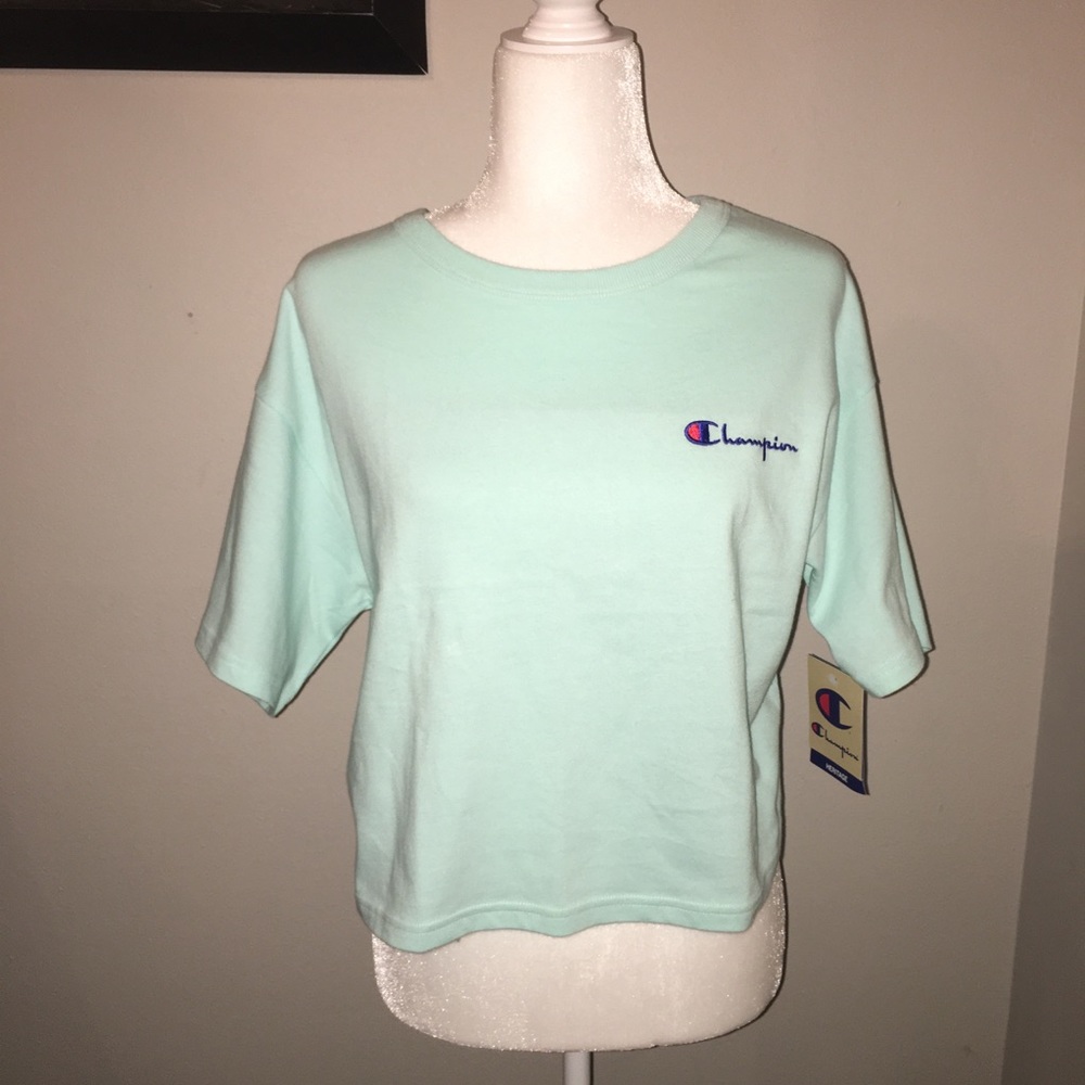 NWT Champion Cropped T-shirt, Size M. Mint Green